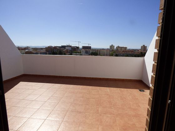 Foto 2 de Alquiler de ático en Carretas - Huerta de Marzo - La Pajarita de 3 habitaciones con terraza y garaje