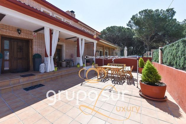 Foto 2 de Casa en venda a calle Abrojo de 5 habitacions amb terrassa i garatge