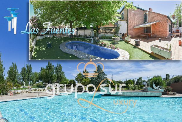 Foto 1 de Casa en venda a calle Las Fuentes de 3 habitacions amb terrassa i piscina