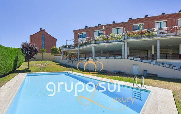Foto 2 de Casa en venda a calle Parquesol de 5 habitacions amb terrassa i piscina