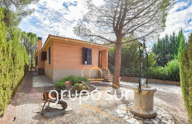 Foto 2 de Xalet en venda a calle Aldeamayor Gol de 3 habitacions amb terrassa i piscina