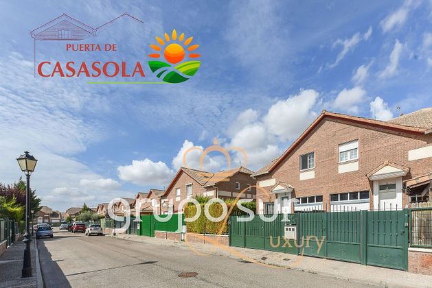 Foto 1 de Venta de casa en calle De Casasola de 3 habitaciones con terraza y garaje