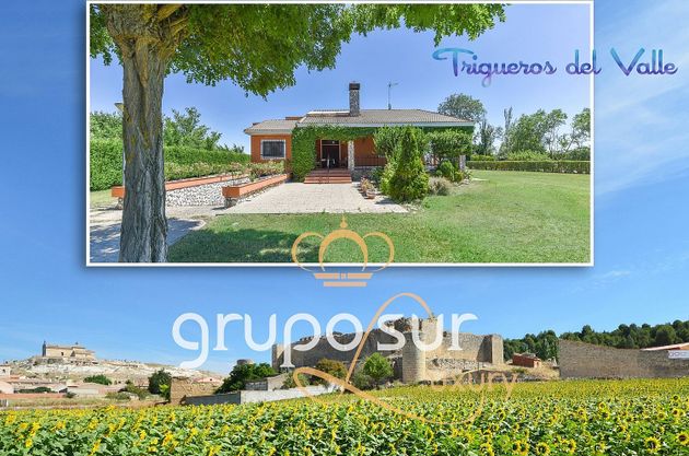 Foto 1 de Casa adossada en venda a urbanización La Vega de 3 habitacions amb terrassa i piscina