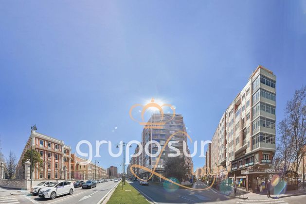 Foto 2 de Pis en venda a calle Hospital Militar de 5 habitacions amb terrassa i calefacció