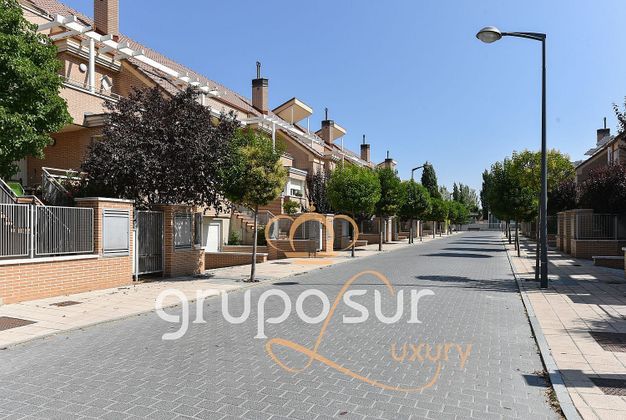Foto 2 de Casa en venda a calle Lagar de Cano de 4 habitacions amb terrassa i piscina