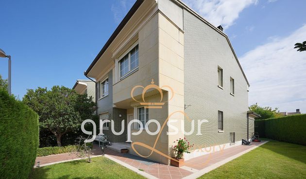 Foto 2 de Casa en venda a calle Goyescas de 5 habitacions amb terrassa i piscina