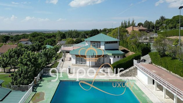 Foto 2 de Xalet en venda a urbanización El Otero de 6 habitacions amb terrassa i piscina