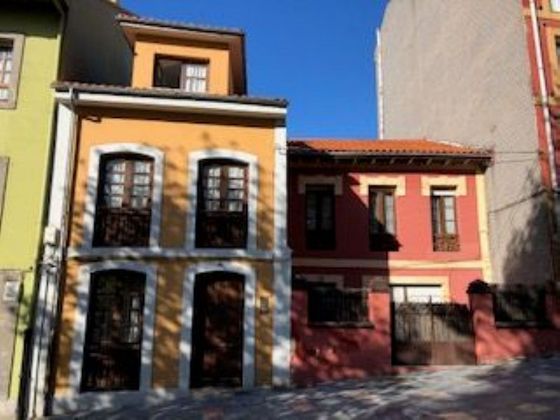 Foto 2 de Casa adosada en venta en calle El Carbayedo de 4 habitaciones con terraza y balcón