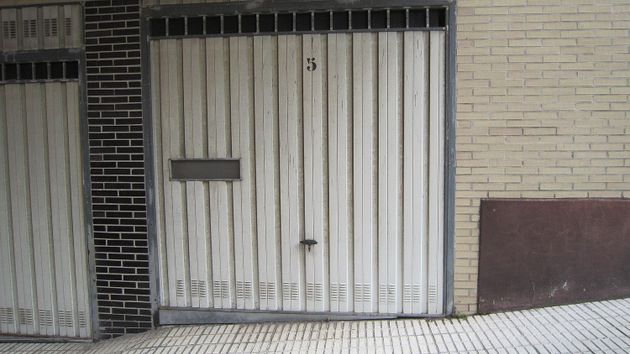 Foto 2 de Garatge en venda a calle Luis Nuñez Cuerv de 16 m²