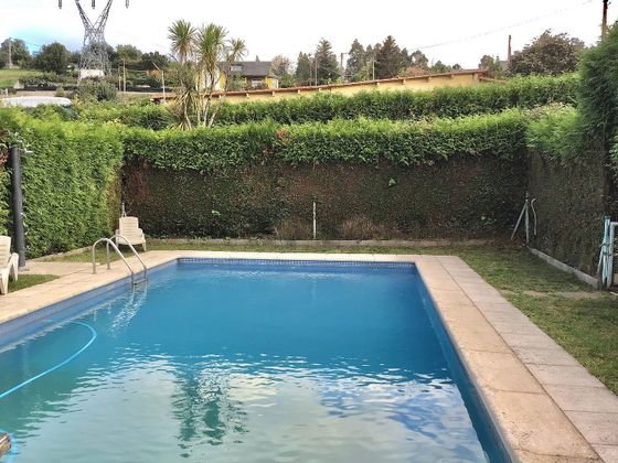 Foto 1 de Venta de chalet en Culleredo de 3 habitaciones con terraza y piscina