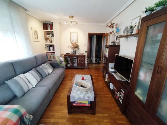 Foto 2 de Pis en venda a La Portalada - Varea de 3 habitacions amb terrassa i garatge