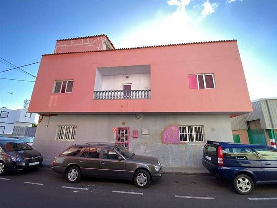 Foto 1 de Pis en venda a Vecindario centro-San Pedro Mártir de 3 habitacions amb terrassa i balcó