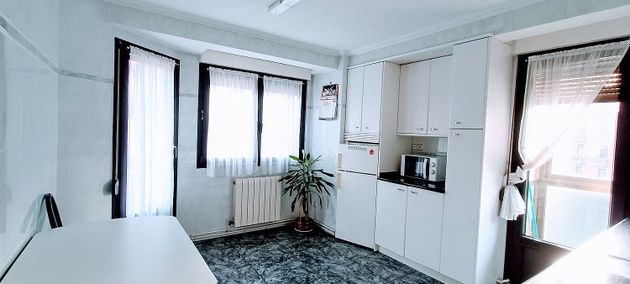 Foto 2 de Piso en venta en Lezo de 3 habitaciones con balcón y calefacción
