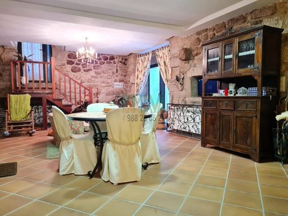 Foto 2 de Chalet en venta en Pereiro de Aguiar (O) de 4 habitaciones con calefacción
