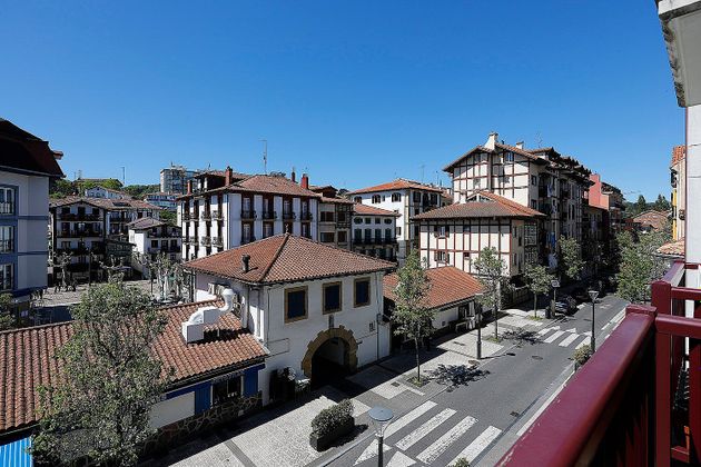 Foto 1 de Pis en venda a calle Domingo Egia Kalea de 2 habitacions amb terrassa i garatge