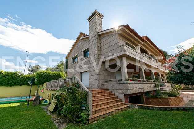Foto 1 de Xalet en venda a Matamá - Beade - Bembrive - Valádares - Zamáns de 8 habitacions amb terrassa i piscina