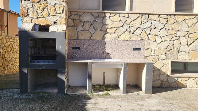 Foto 2 de Xalet en venda a calle Cerrillo de 3 habitacions amb terrassa i garatge