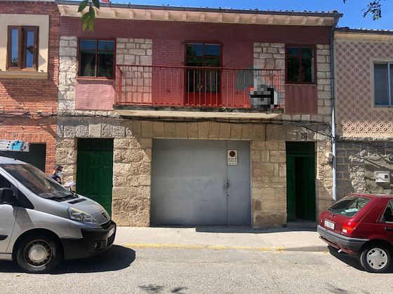 Foto 1 de Casa adossada en venda a El Carmen de 3 habitacions amb garatge i jardí