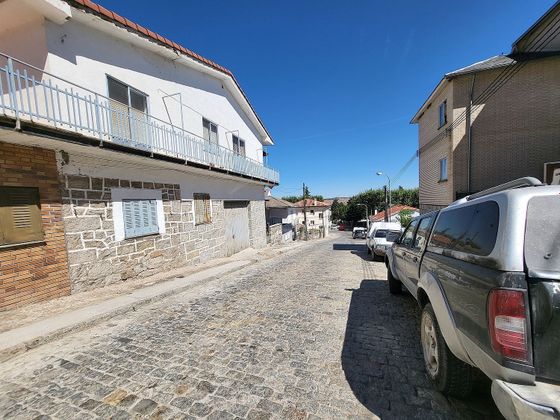 Foto 1 de Chalet en venta en El Espinar pueblo de 7 habitaciones con terraza y garaje