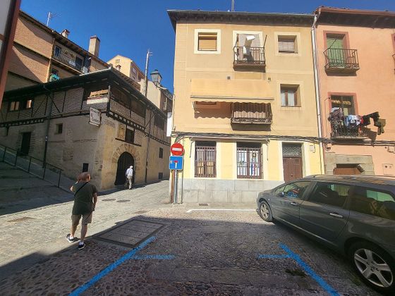Foto 2 de Casa en venta en Centro - Segovia de 4 habitaciones con terraza y calefacción