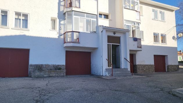 Foto 2 de Venta de piso en Estación del Espinar de 4 habitaciones con terraza y garaje
