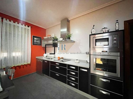 Foto 1 de Xalet en venda a Bargas de 4 habitacions amb terrassa i garatge