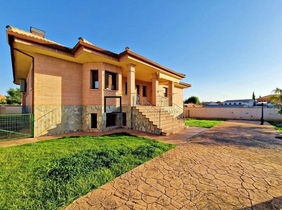 Foto 2 de Casa en venda a Magán de 4 habitacions amb terrassa i garatge