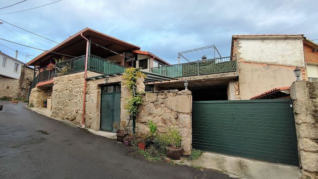 Foto 2 de Venta de casa en Celanova de 3 habitaciones con terraza y garaje