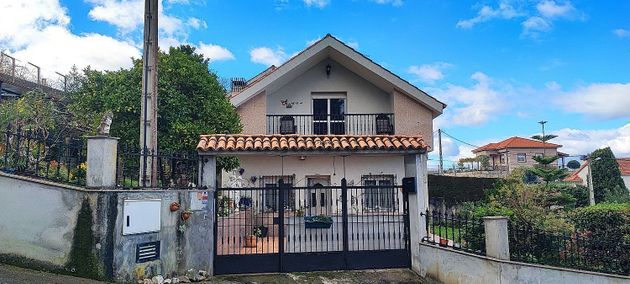 Foto 1 de Xalet en venda a San Cibrao das Viñas de 3 habitacions amb garatge i jardí