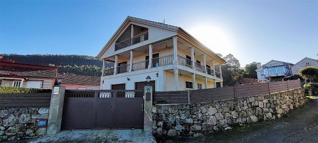 Foto 1 de Xalet en venda a Baiona de 4 habitacions amb terrassa i piscina