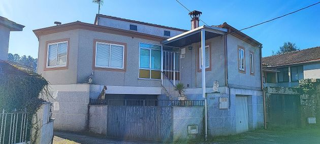Foto 1 de Casa en venda a Celanova de 4 habitacions amb terrassa i garatge