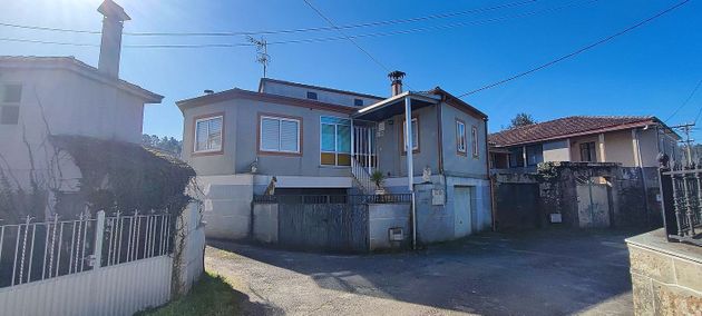 Foto 2 de Casa en venda a Celanova de 4 habitacions amb terrassa i garatge