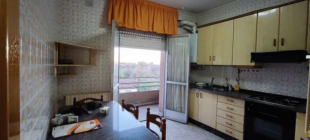 Foto 2 de Venta de piso en Celanova de 4 habitaciones con garaje y balcón