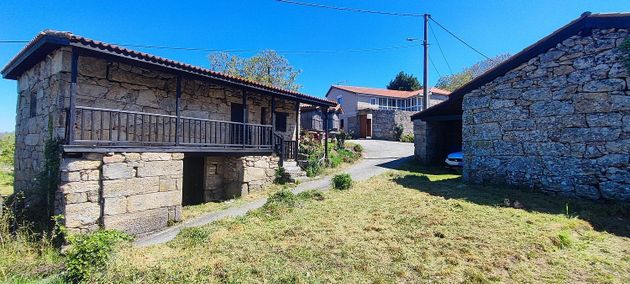 Foto 1 de Venta de casa en Celanova de 3 habitaciones con garaje y jardín