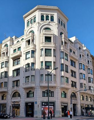Foto 1 de Pis en venda a calle De Recalde de 4 habitacions amb balcó i calefacció