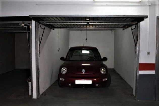 Foto 1 de Venta de garaje en calle Caballeros de 17 m²