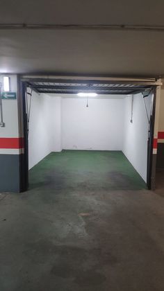 Foto 1 de Venta de garaje en calle Caballeros de 15 m²
