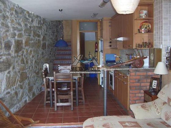 Foto 2 de Venta de chalet en Ribadavia de 3 habitaciones con jardín y calefacción
