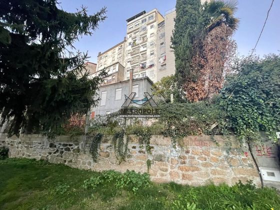 Foto 1 de Xalet en venda a Centro - Ourense de 6 habitacions amb garatge i jardí