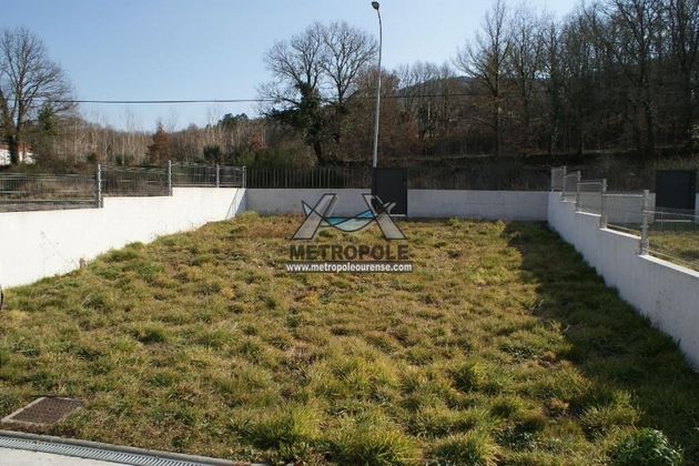 Foto 2 de Casa adossada en venda a Allariz de 4 habitacions amb terrassa i jardí