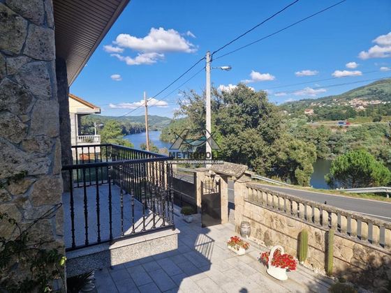 Foto 2 de Xalet en venda a A Ponte de 6 habitacions amb terrassa i piscina