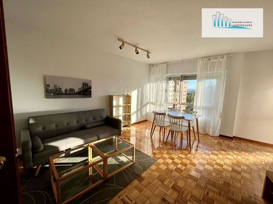 Foto 2 de Alquiler de piso en Azpilagaña de 3 habitaciones con muebles y calefacción