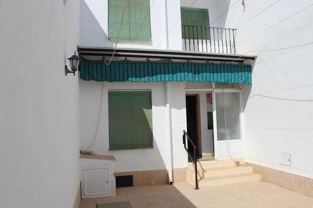 Foto 2 de Casa adossada en venda a Almagro de 5 habitacions amb terrassa i garatge