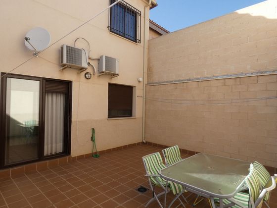 Foto 2 de Casa en venda a Almagro de 4 habitacions amb terrassa i garatge
