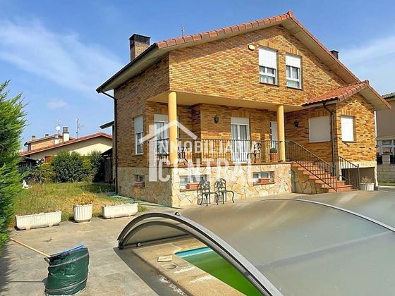 Foto 1 de Xalet en venda a Casalarreina de 3 habitacions amb terrassa i piscina