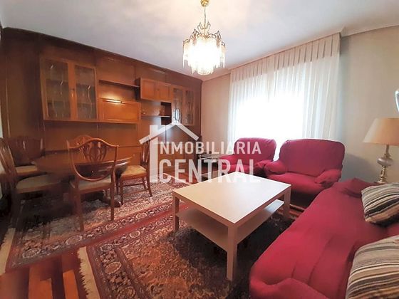 Foto 1 de Piso en alquiler en San Ignacio-Elorrieta de 3 habitaciones con muebles y calefacción