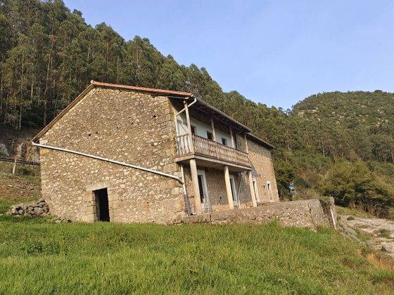 Foto 2 de Casa en venda a Puente Viesgo de 1 habitació i 310 m²