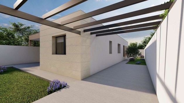 Foto 1 de Casa en venda a calle Centro de 3 habitacions amb garatge i jardí