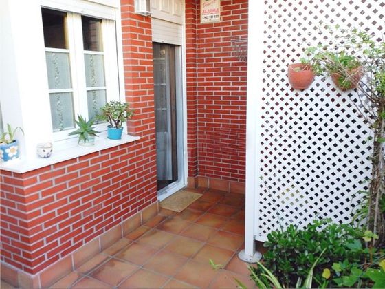 Foto 2 de Casa adossada en venda a Arangoiti de 4 habitacions amb terrassa i garatge