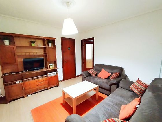 Foto 1 de Alquiler de piso en Atxuri de 4 habitaciones con terraza y muebles